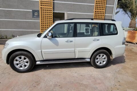 mitsubishi pajero 2019 essence tres bon eta