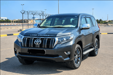 4 voitures en excellent etat a vendre toyota prado toyota hilux 2020 automatique hyundai santa fe 2016 suzuki swift 2019 hJQ