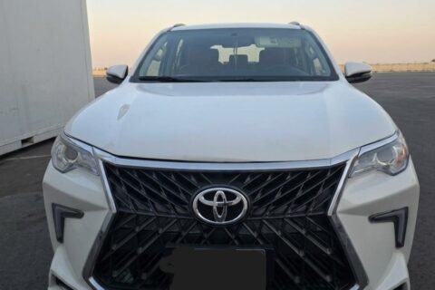 TOYOTA FORTUNER VXR 2020 front