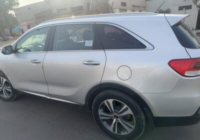 Kia-Sorento-side