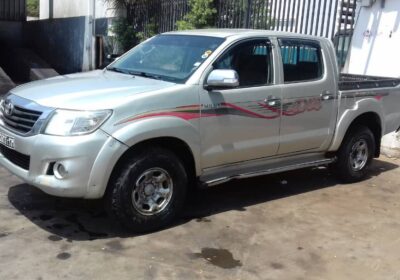 TOYOTA-HILUX-2015