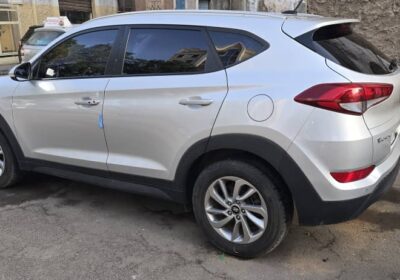 Hyundai-Tucson-side