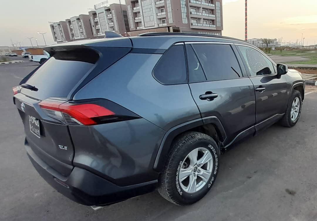 TOTOTA RAV4 2021
