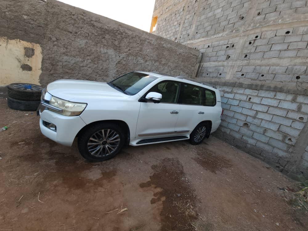 Vente d’un Toyota Land cruiser V8 platinum édition