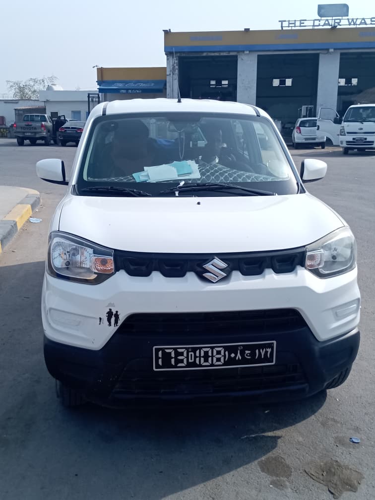 🚗 À Vendre : Suzuki S-Presso Blanche – Très Bonne État!