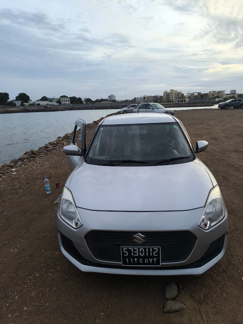 Je vends une Suzuki Swift modèle 2017 en excellent état.
